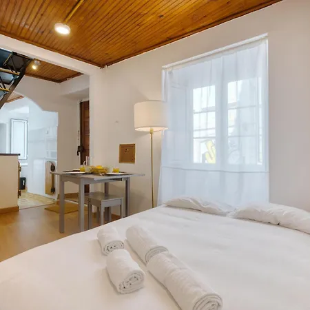 New! Duplex In The Heart Of Alfama דירה ליסבון