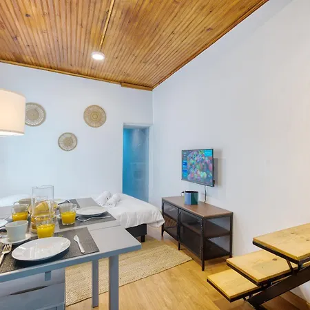 New! Duplex In The Heart Of Alfama ליסבון